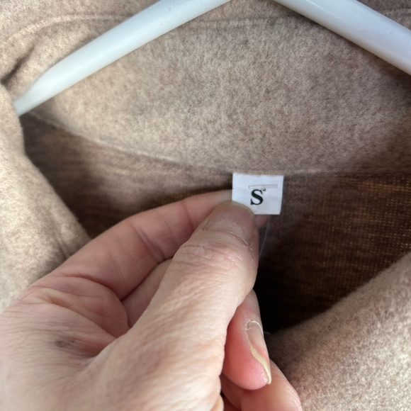 Shacket - Picture 2 of 4